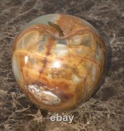 1517.4g, X-Large Green Onyx Apple Paperweight 3.3 Lbs Heavy Solid Piece 4x4