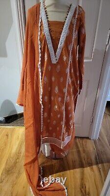 Bareeze Heavy Embroided Lawn Suit 3 Pieces Size XL(Measurements In Description)