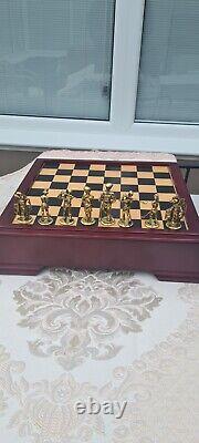 GOLF Pewter Gold and Silver Golf Chess Set and Wooden Board, New