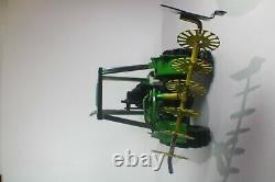 Handmade Tractor Unique Collectible Piece Heavy Duty, 21 L, 9 w, 9 H, 16 Kg