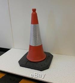 PALLET OF 100 U. K ELITE Traffic Cones (2 PIECE 750mm HEAVY DUTY)