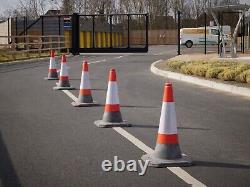 Red One Piece Traffic Cones Heavy Duty 750 MM High 5 To 200 Pack Sizes