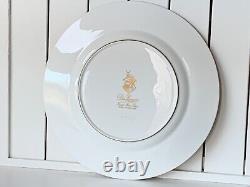 Assiette à dîner de De Lamerie, lourdement dorée, en forme de bouton de rose, HM Sultan d'Oman, commandée, 11 pouces.