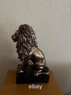 Figurine de lion en bronze sur socle, parfaite pour la maison ou le bureau, neuve dans sa boîte, pièce lourde et solide.