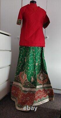 Lehnga de mariée en soie pure indienne lourde et brodée en blocs de couleurs