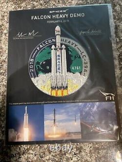 Patch de démonstration Falcon Heavy de SpaceX avec signature facsimile et numéro de vol