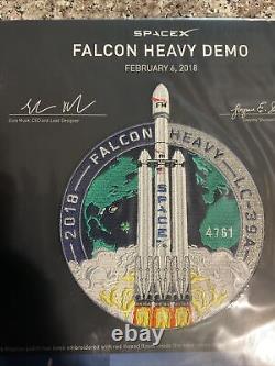 Patch de démonstration Falcon Heavy de SpaceX avec signature facsimile et numéro de vol