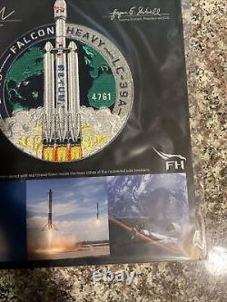 Patch de démonstration Falcon Heavy de SpaceX avec signature facsimile et numéro de vol