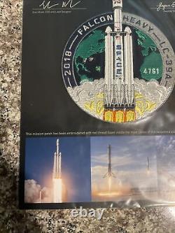 Patch de démonstration Falcon Heavy de SpaceX avec signature facsimile et numéro de vol